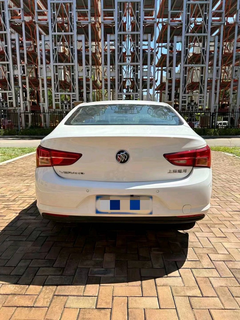 邢台17年别克威朗3