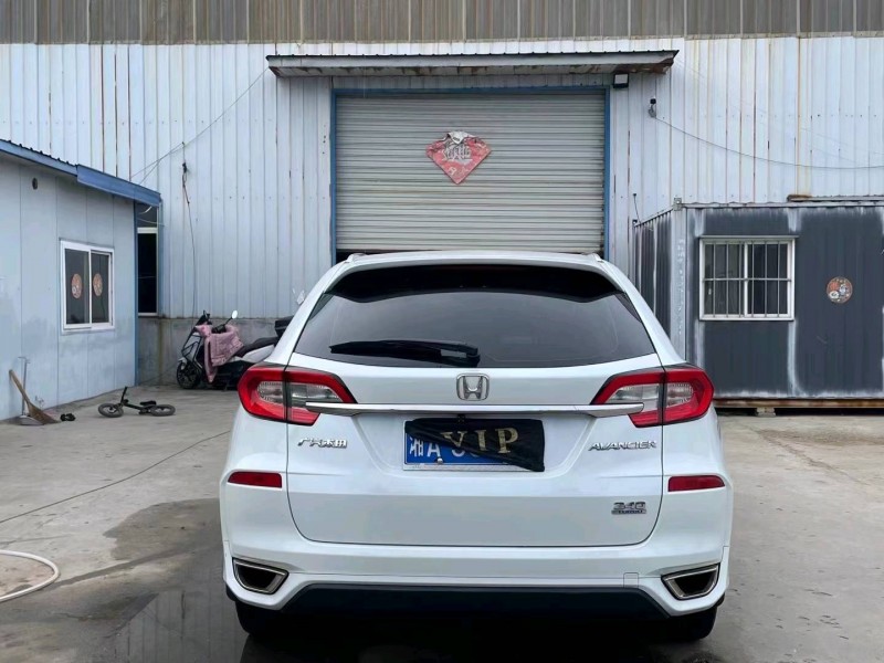 济宁18年本田冠道8