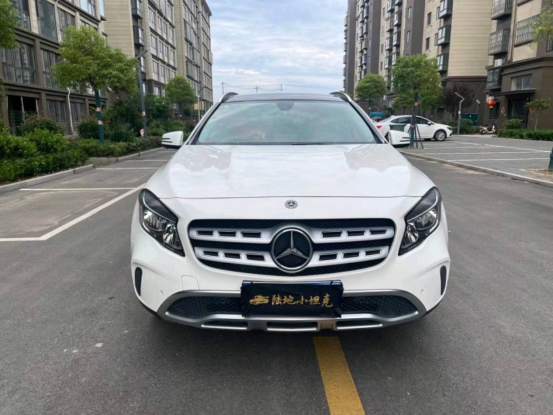 徐州19年奔驰GLA1