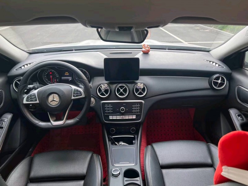 徐州19年奔驰GLA5