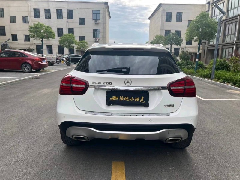 徐州19年奔驰GLA9