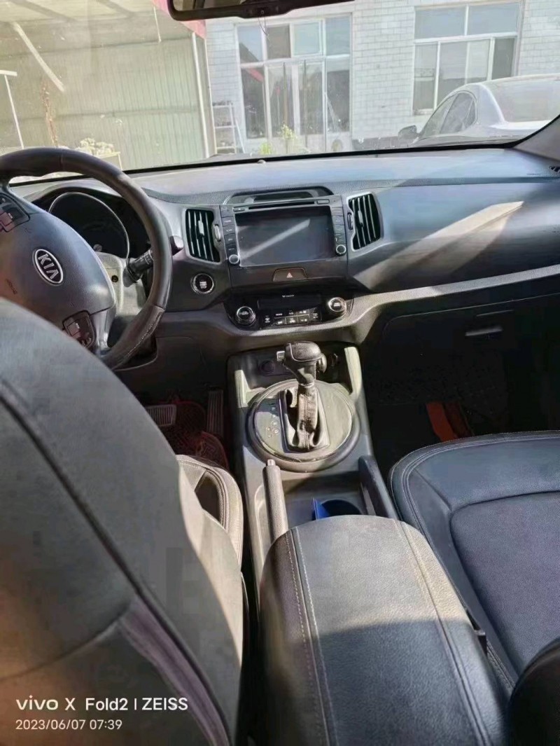 保定14年起亚智跑6