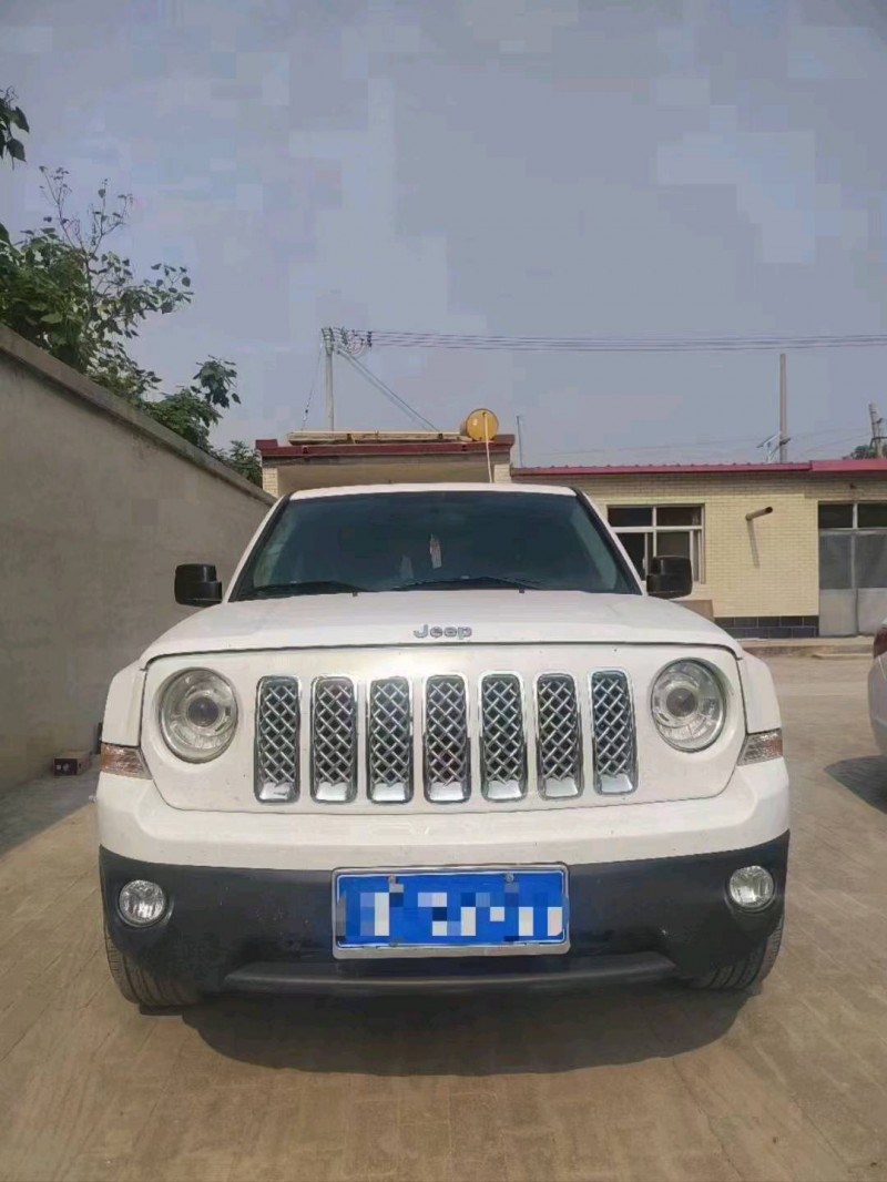 邯郸15年Jeep自由客1