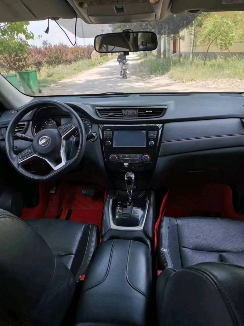 保定18年日产奇骏4