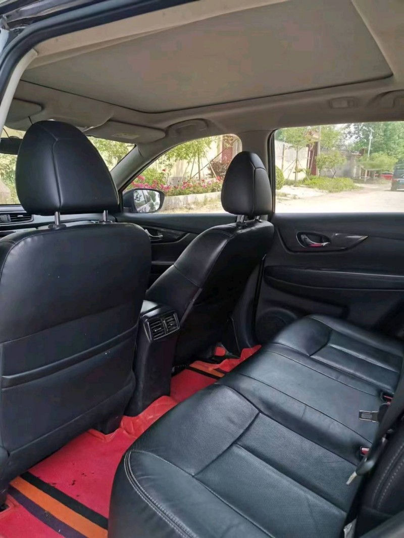 保定18年日产奇骏5