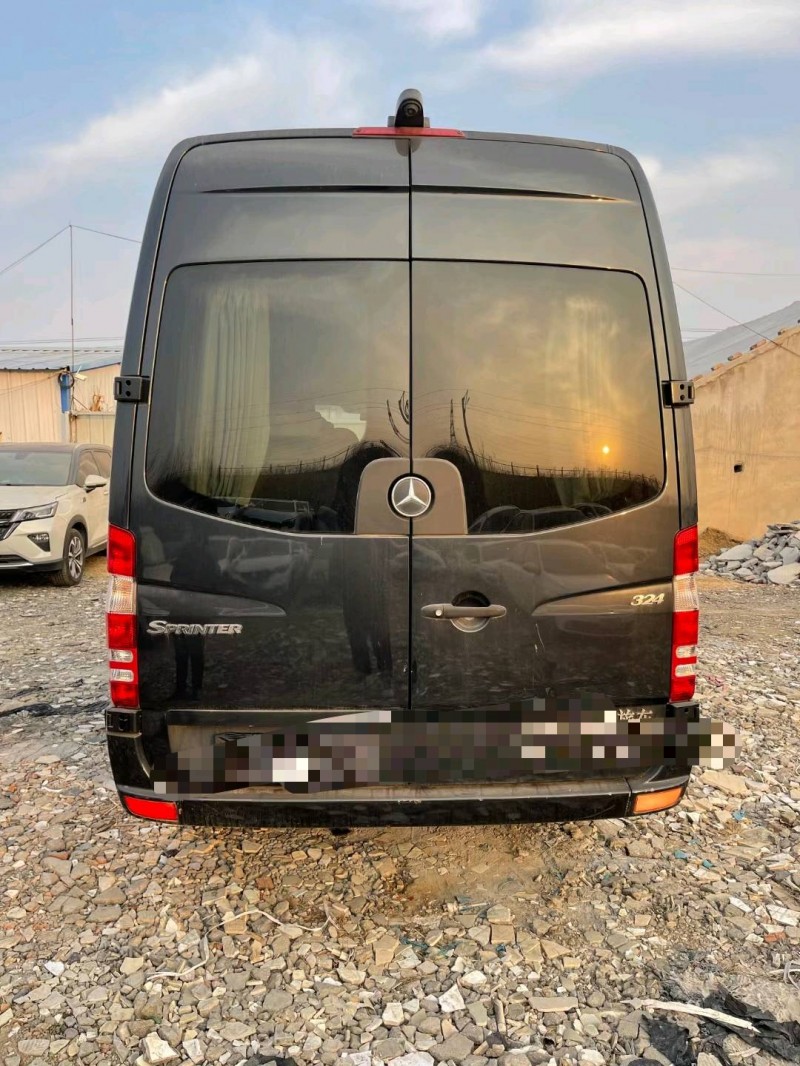 临沂12年奔驰斯宾特9