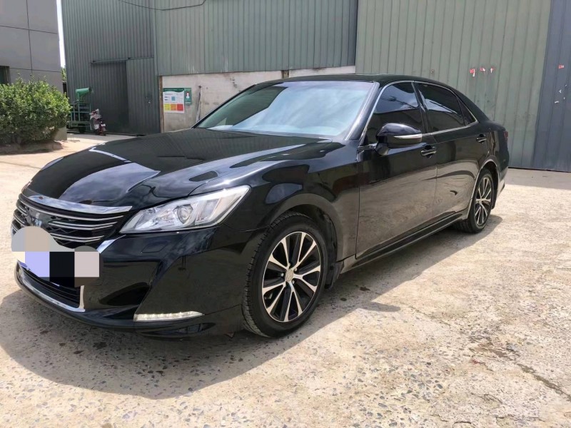 保定18年丰田皇冠2