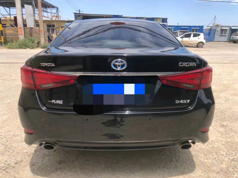 保定18年丰田皇冠3