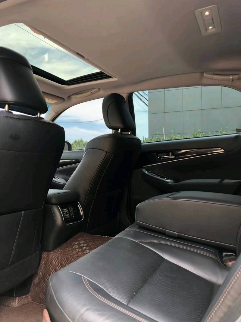 保定18年丰田皇冠6