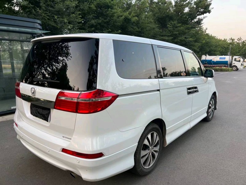 济宁14年本田艾力绅4