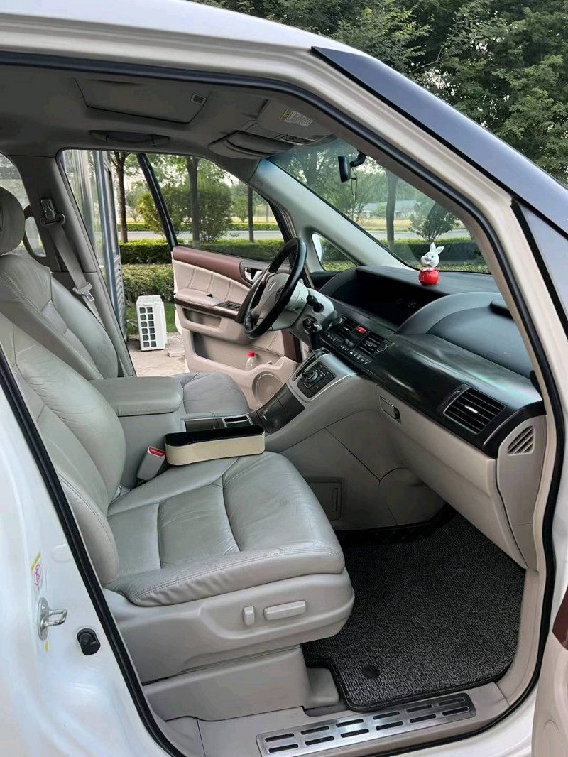 济宁14年本田艾力绅8