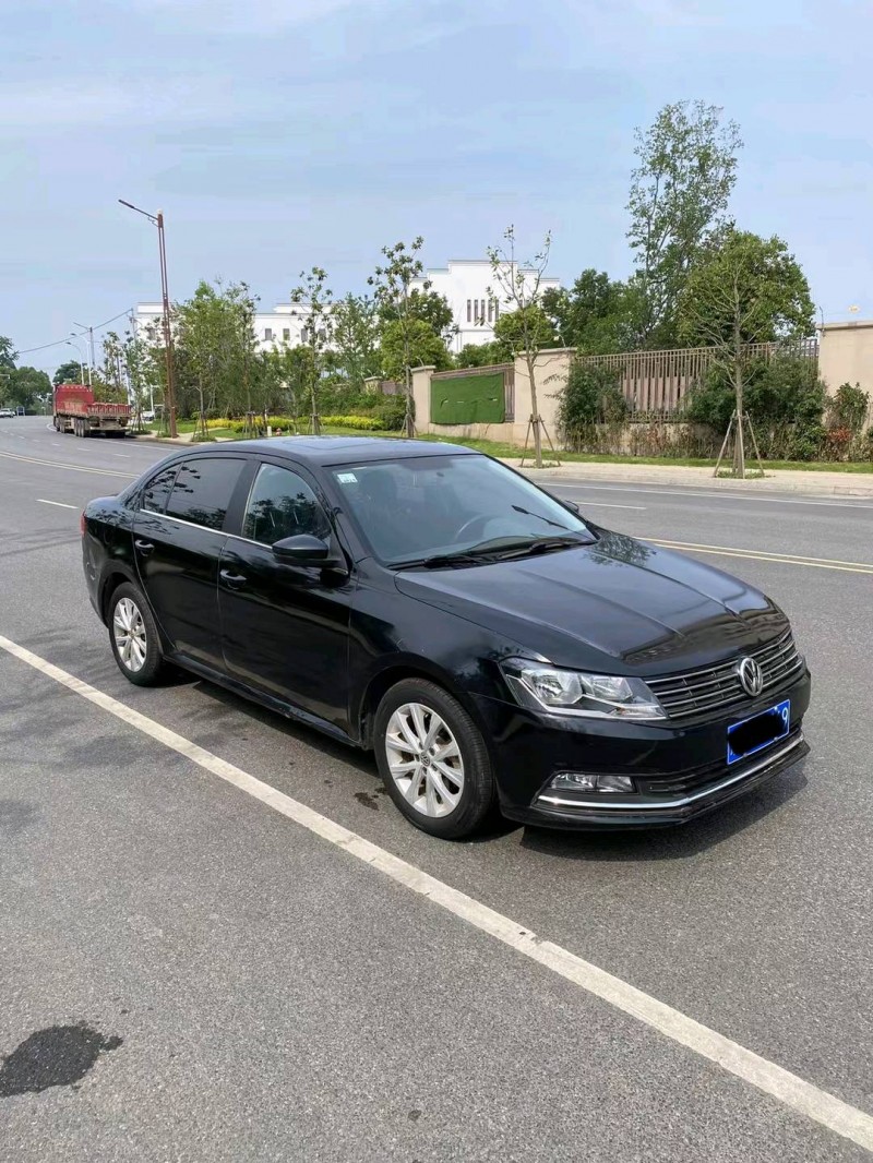 淮南17年大众朗逸8