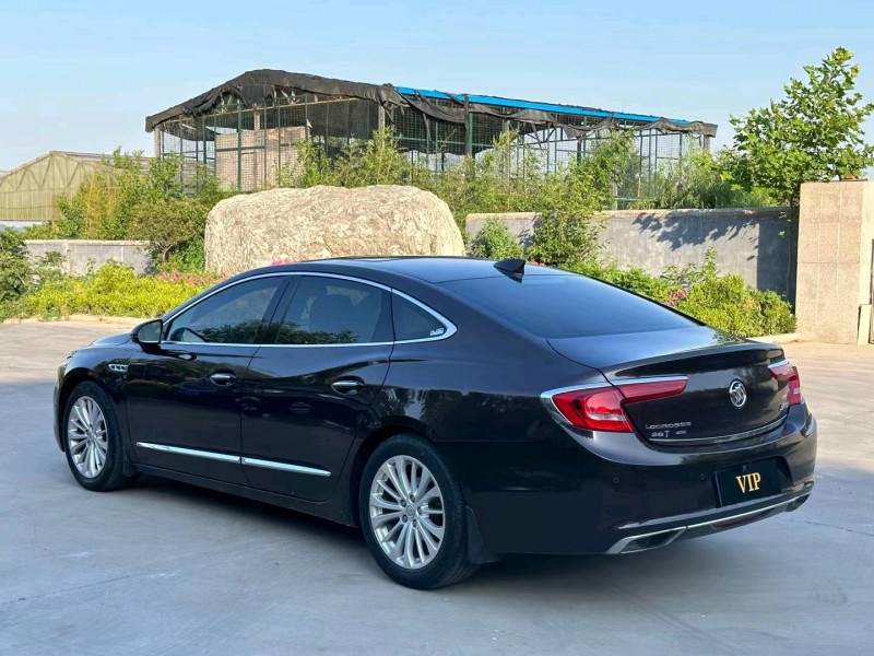 青岛17年别克君越5