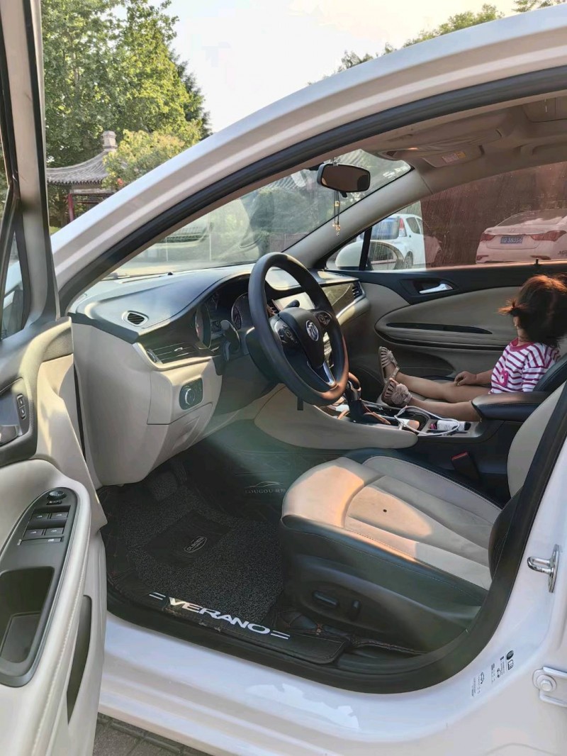 廊坊18年别克威朗9