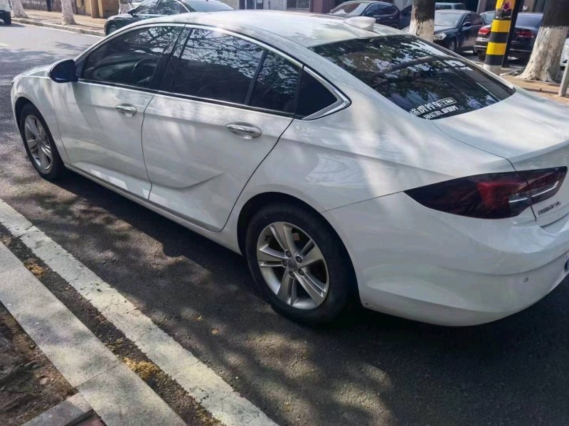 济南19年别克君威8