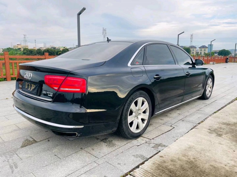 广州14年奥迪Coupe8