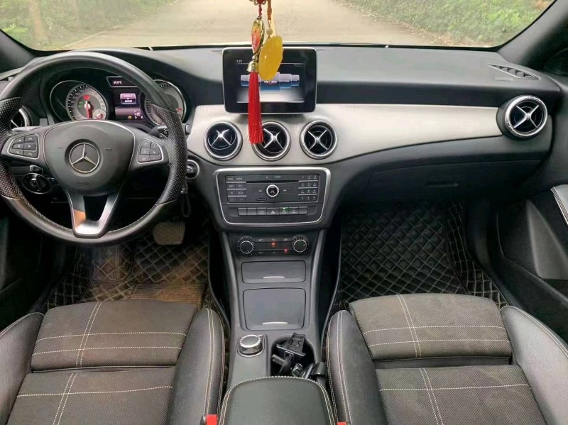 汕头16年奔驰CLA3