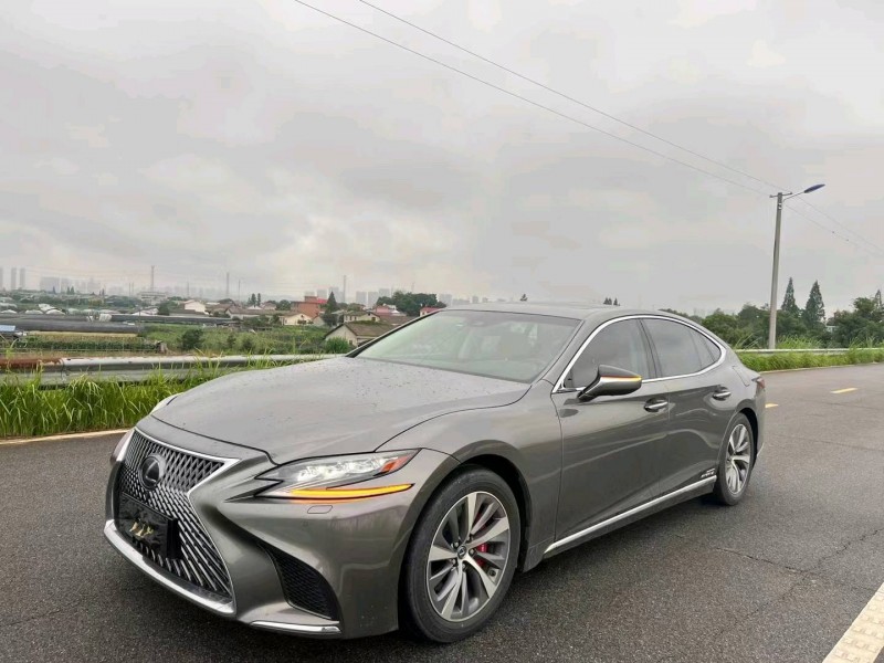 衡阳19年雷克萨斯LS3