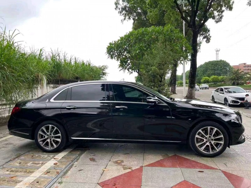 珠海20年奔驰E8