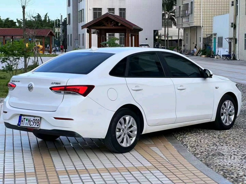 珠海21年别克英朗5