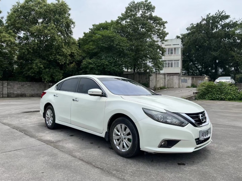 桂林18年日產天籟2
