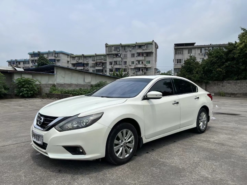 桂林18年日產天籟3