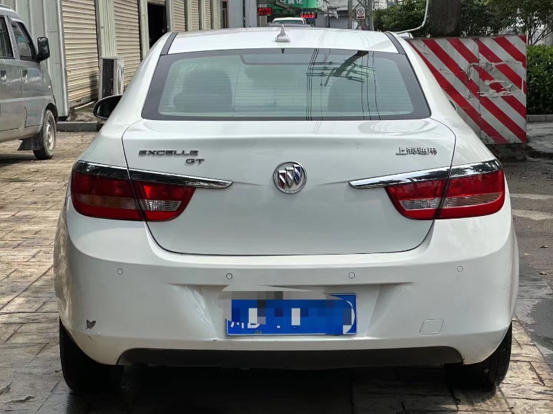 广州12年别克英朗GT8