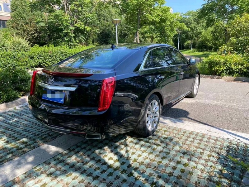 淮南14年凯迪拉克XTS6