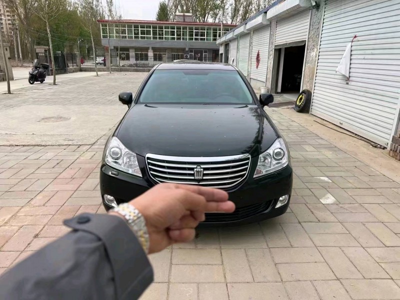 廊坊12年丰田皇冠1