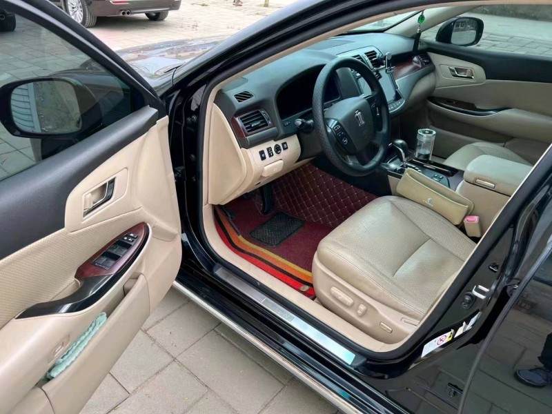 廊坊12年丰田皇冠4