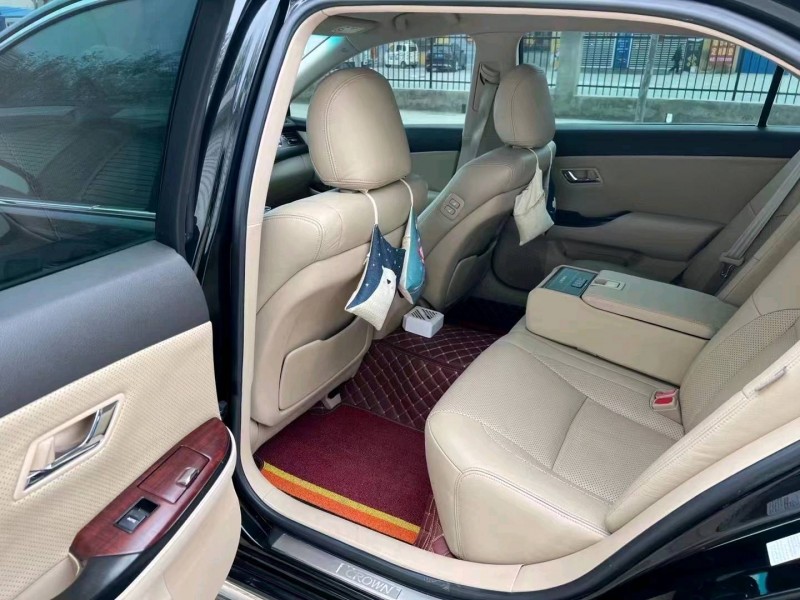 廊坊12年丰田皇冠5