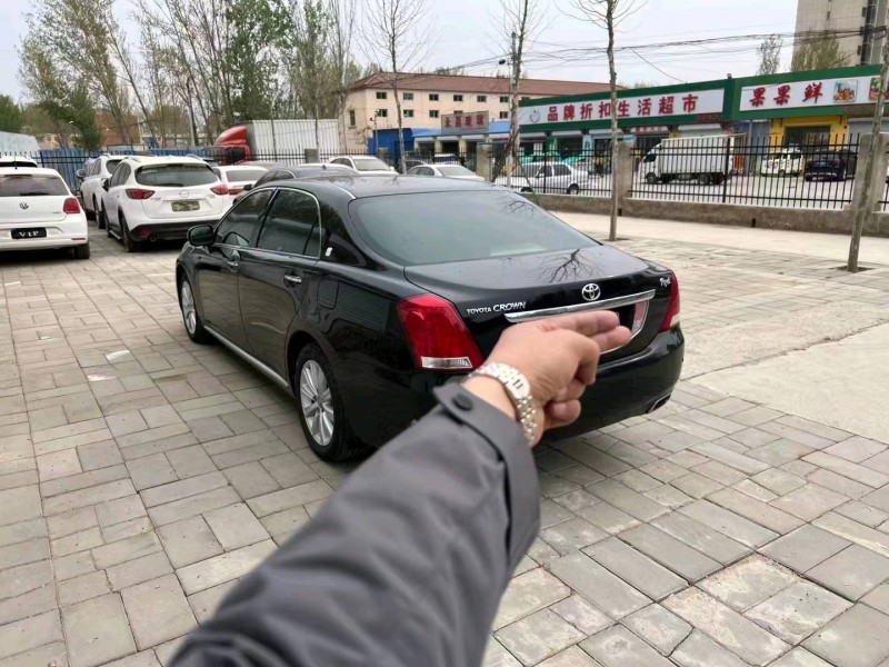 廊坊12年丰田皇冠8