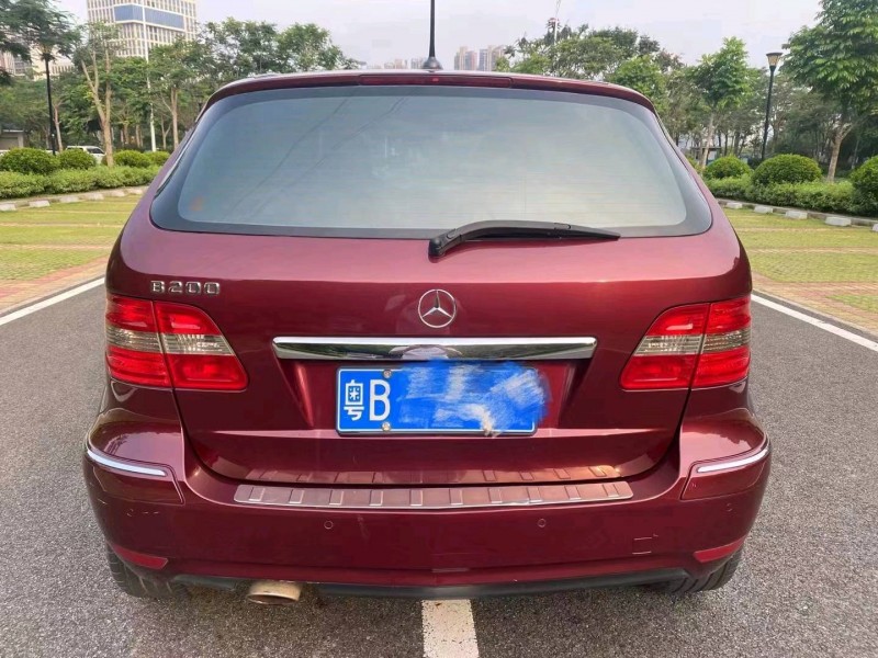 广州12年奔驰B8