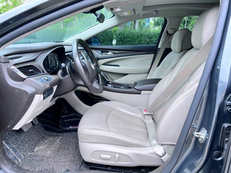 珠海17年别克君越8