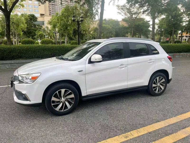 珠海16年三菱劲炫6