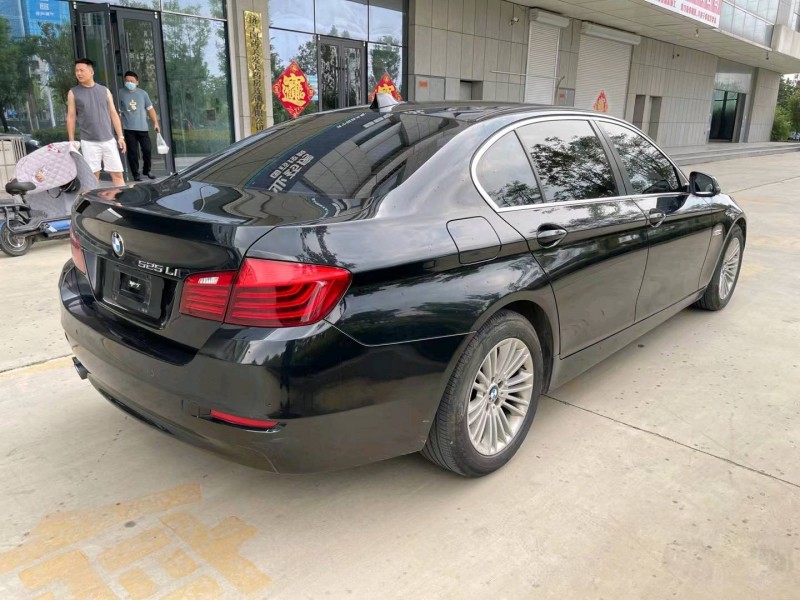 济宁15年宝马5系8