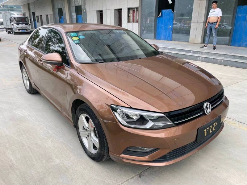 济宁15年大众凌渡3