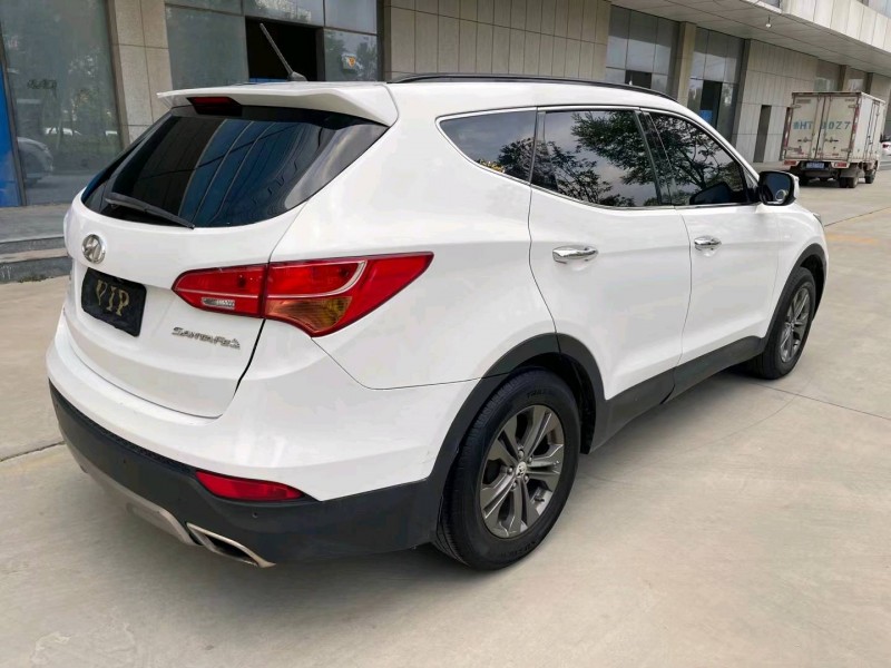 济宁13年现代全新胜达8