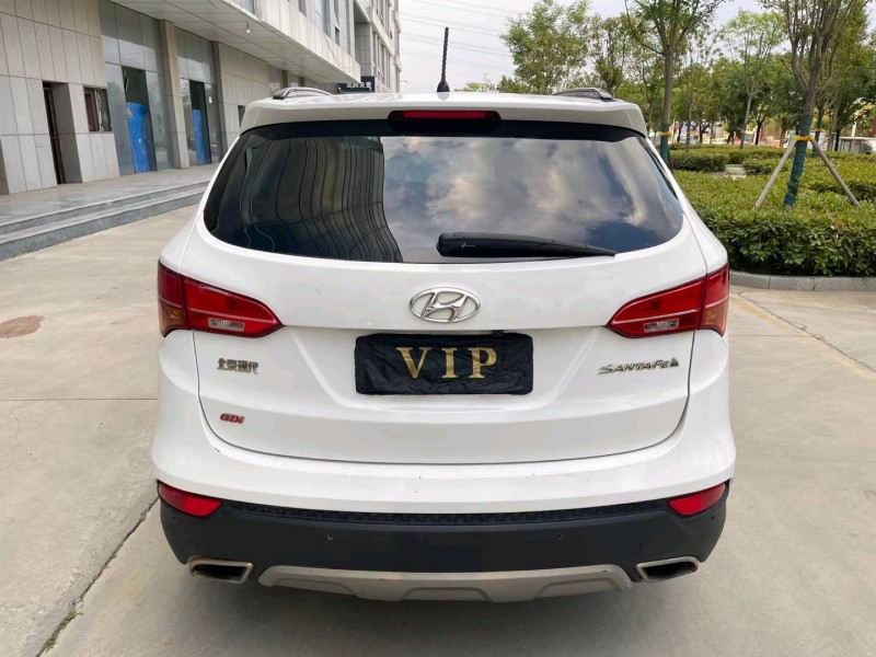 济宁13年现代全新胜达9