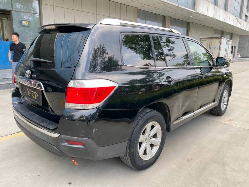 济宁13年丰田汉兰达8