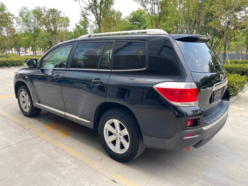 济宁13年丰田汉兰达7