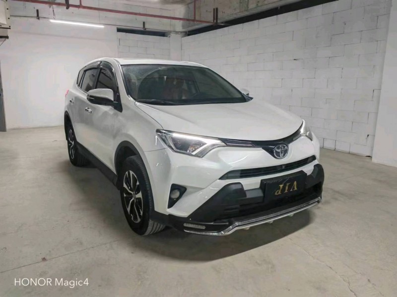 貴陽17年豐田RAV43