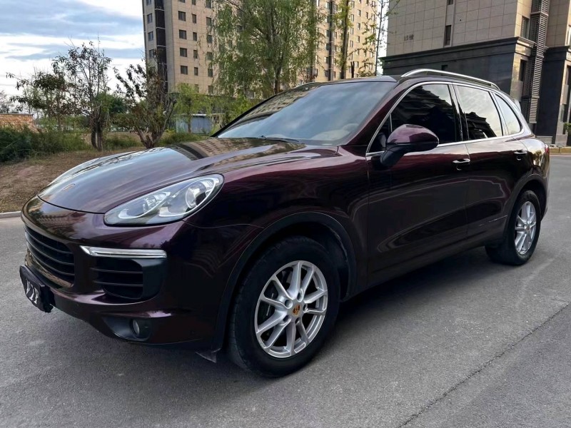 廊坊17年保时捷卡宴2