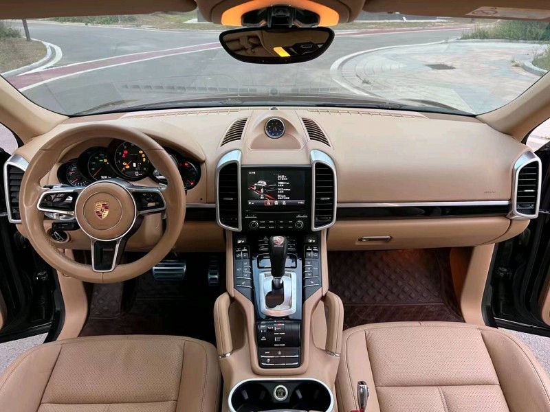 廊坊17年保时捷卡宴4