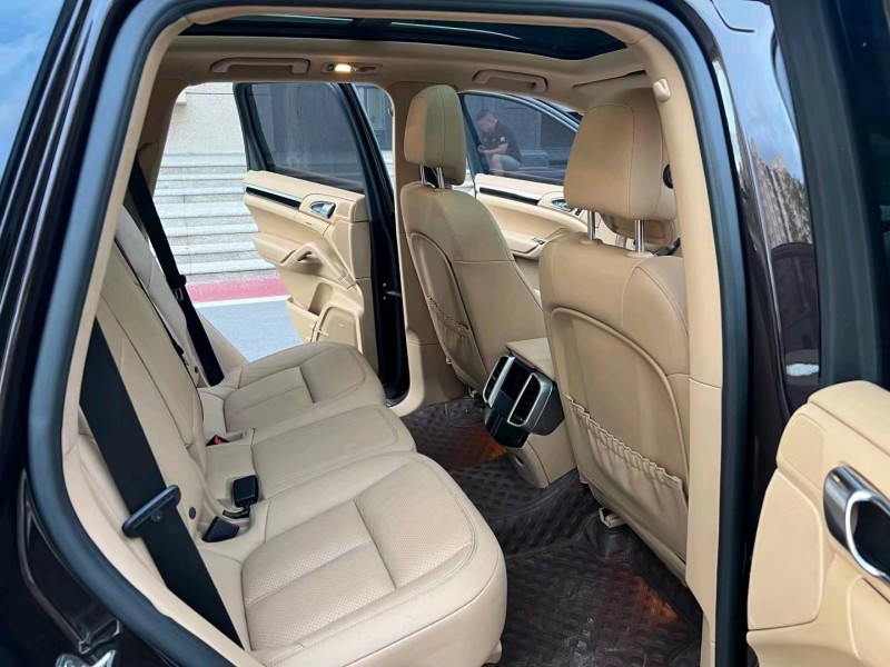 廊坊17年保时捷卡宴6