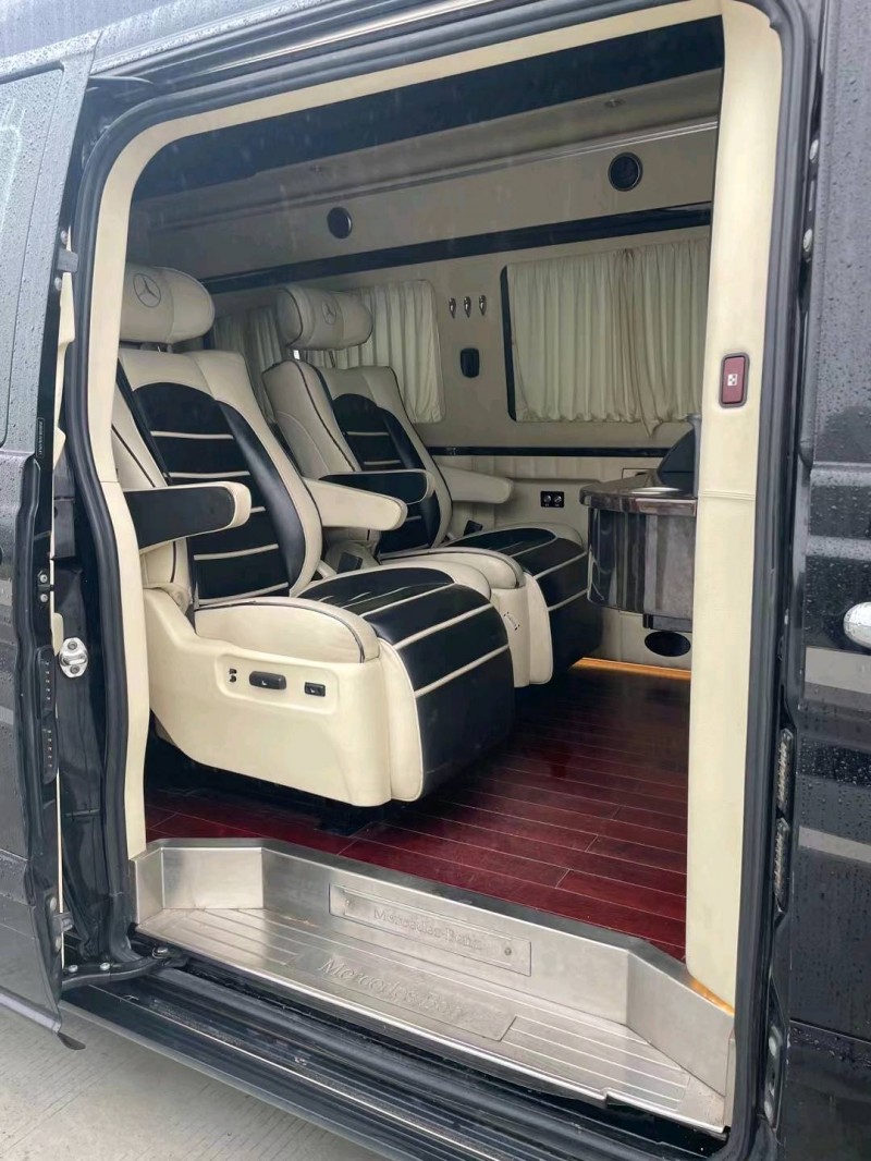 淮南15年奔驰威霆7