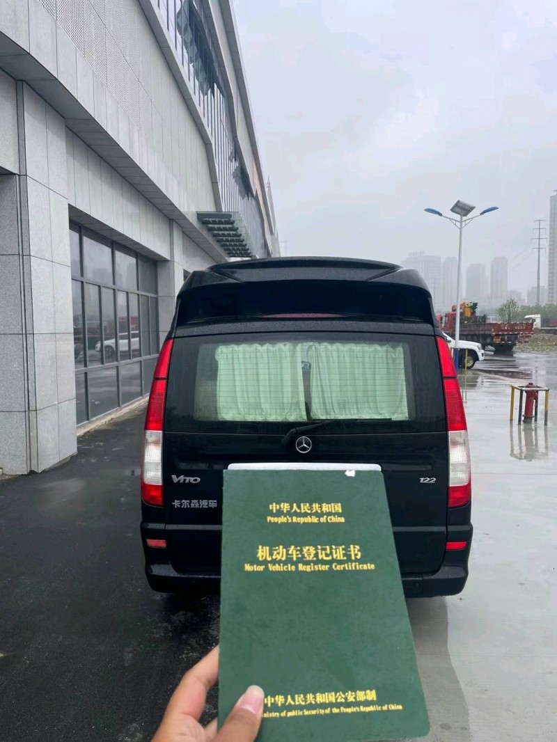 淮南15年奔驰威霆8