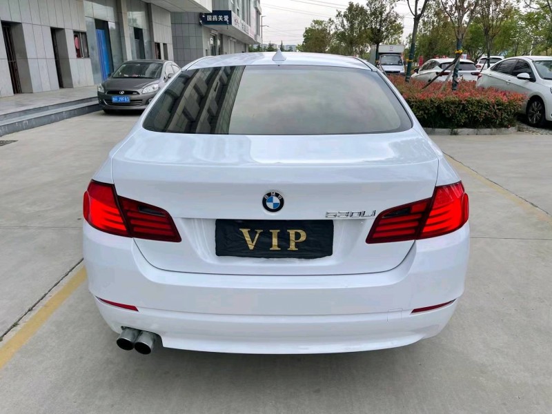 济宁13年宝马5系9
