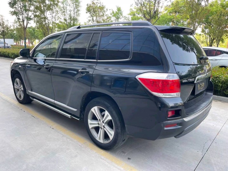 济宁14年丰田汉兰达7