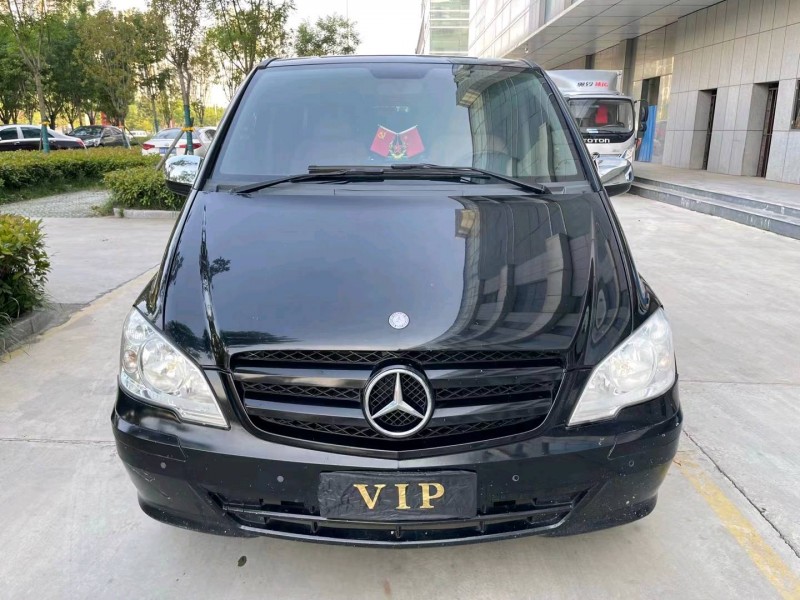 济宁14年奔驰威霆1